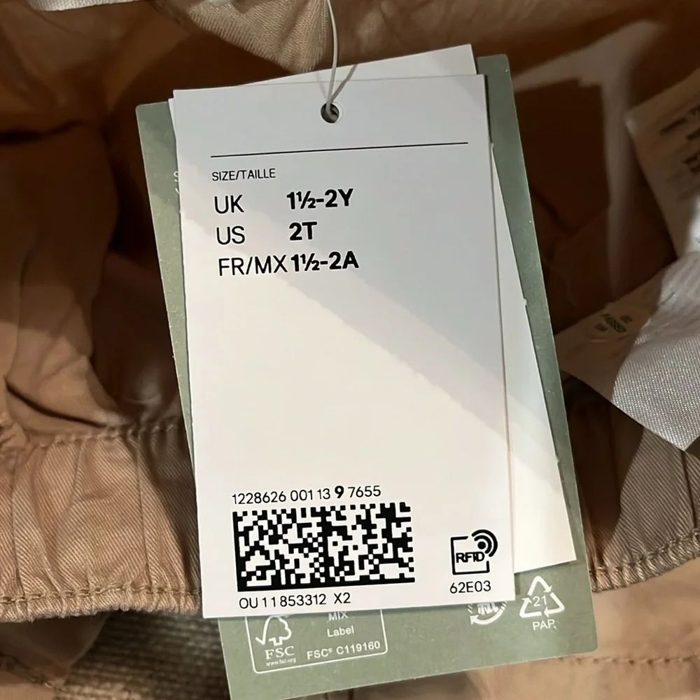 H&M Beige Twill Cargo Shorts/NWT/2T & 5T